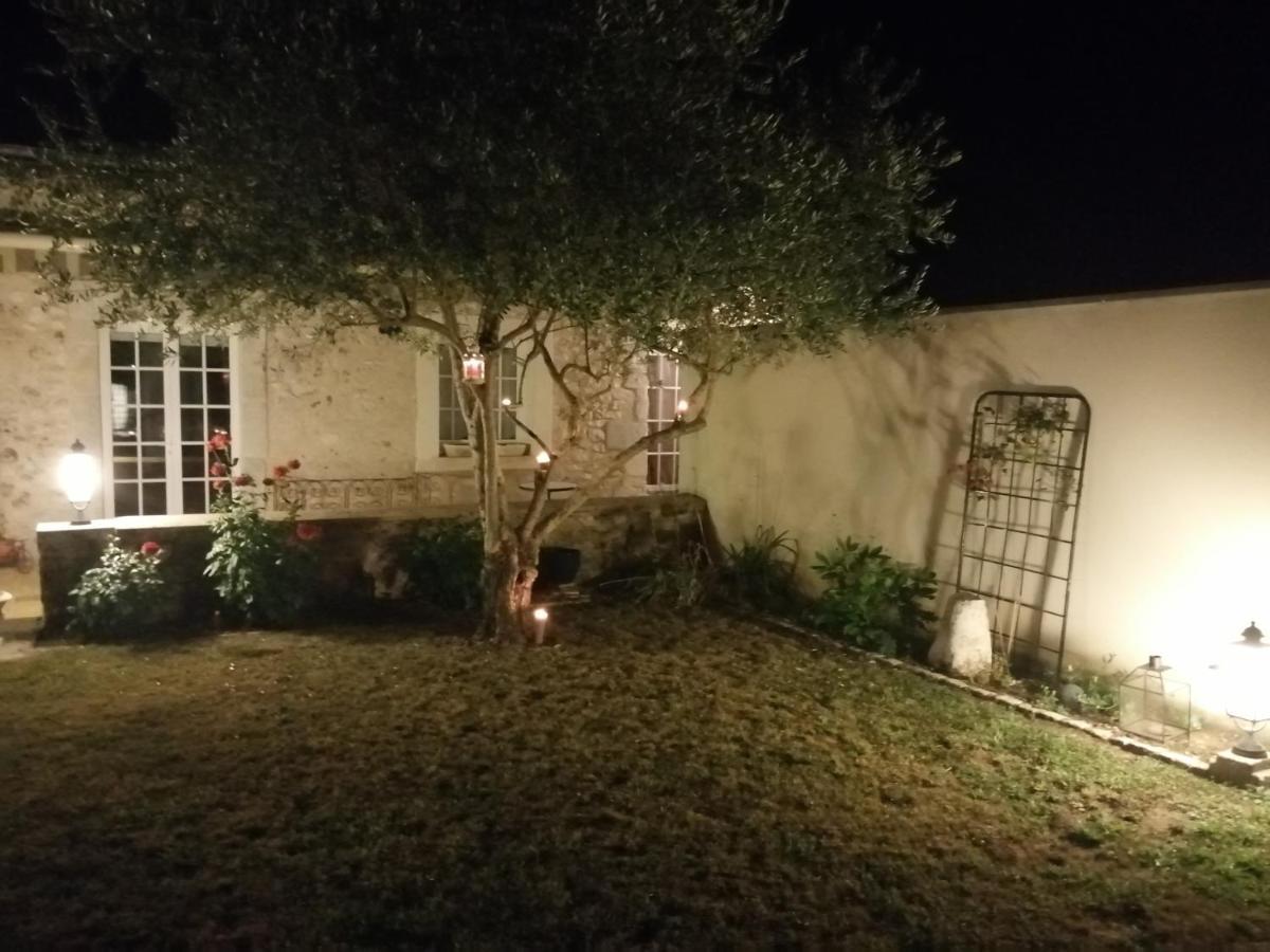 Longere Villariane Naveil Exterior foto